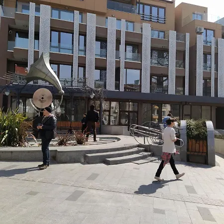 Apartment Center Gramophone With Private Parking Burgas
