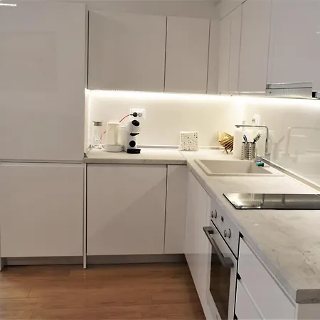 Center Gramophone With Private Parking Burgas City