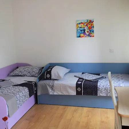Center Gramophone With Private Parking Apartment Burgas City