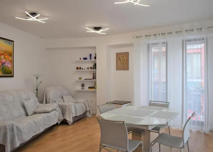 Center Gramophone With Private Parking Burgas Stad