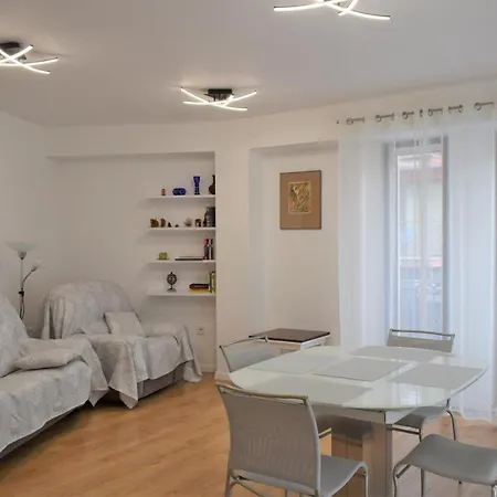 Center Gramophone With Private Parking Burgas City